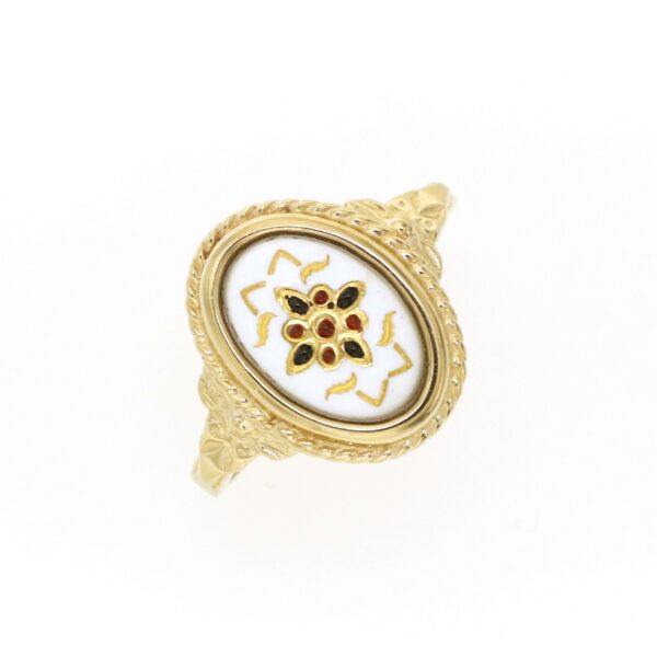 Bague ovale moyen modele style ancien blanc
