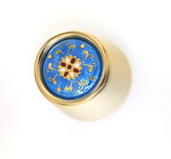 Bouchon a champagne metal dore avec emaux bressans bleu azur