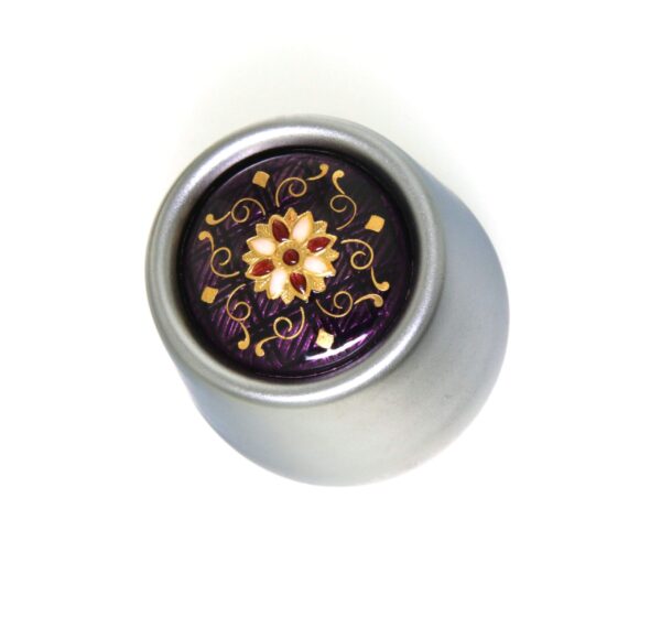 Bouchon a champagne metal gris avec emaux bressans violet prune