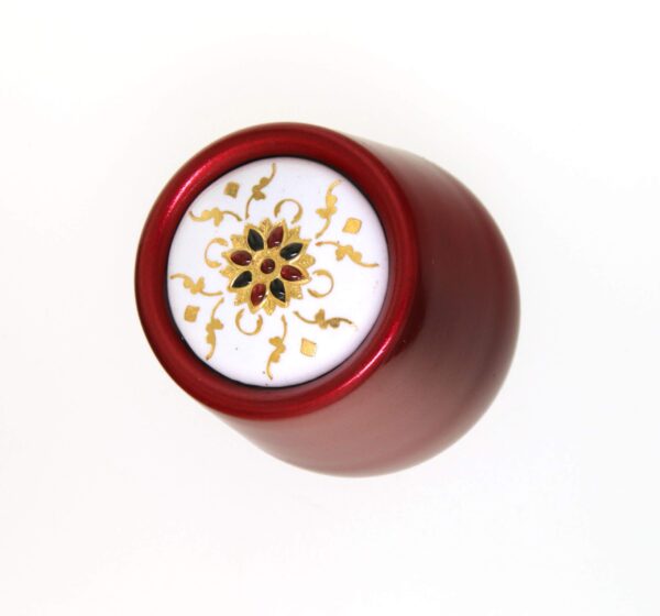 Bouchon a champagne metal rouge avec emaux bressans blanc