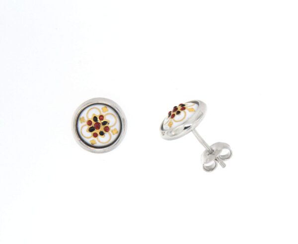 Boucles d'oreilles clous rond moyen modele systeme papillon blanc