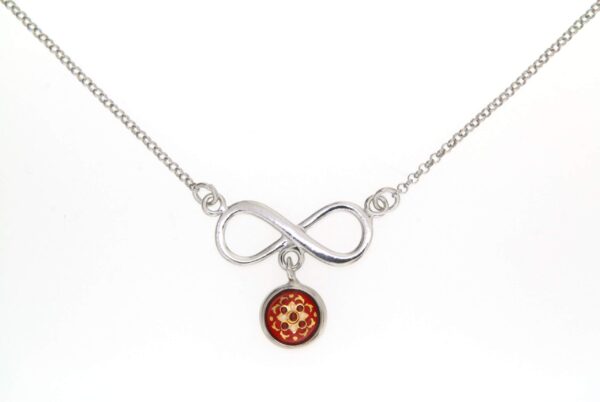 Collier motif infini rouge cerise