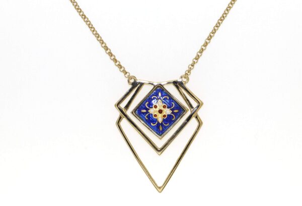 Collier navette motif ajoure email carre bleu de bresse