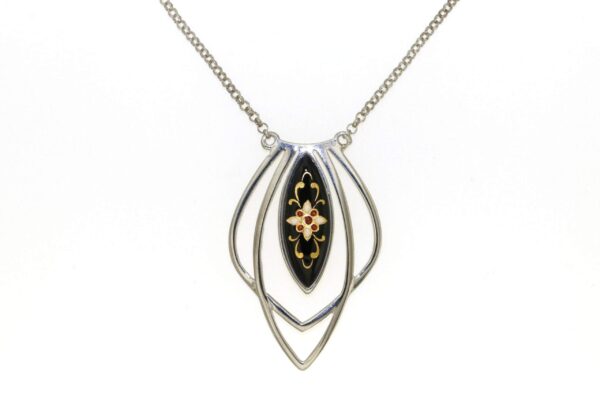 Collier navette motif ajoure noir