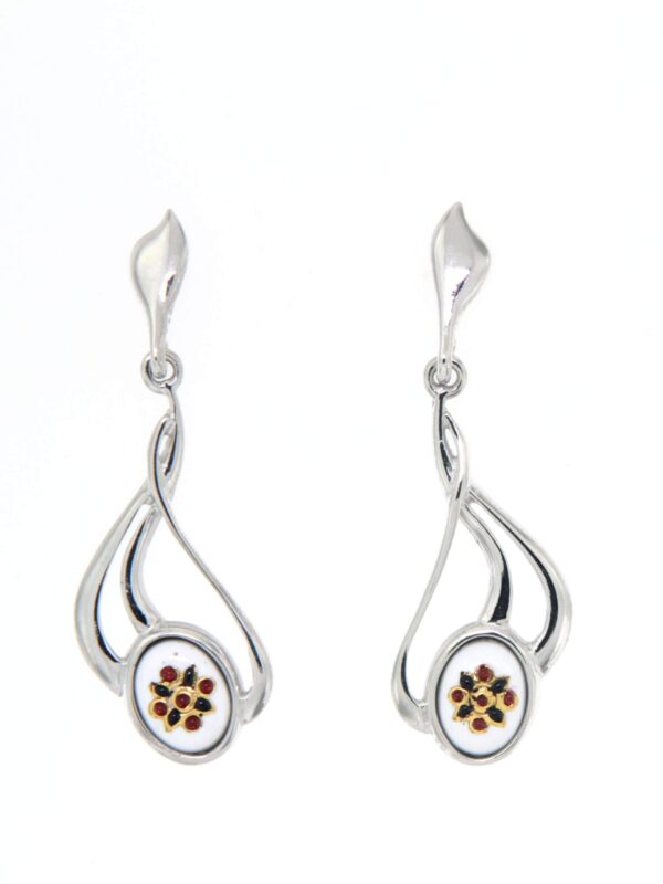 Boucles d'oreille pendantes 3 fils systeme papillon blanc
